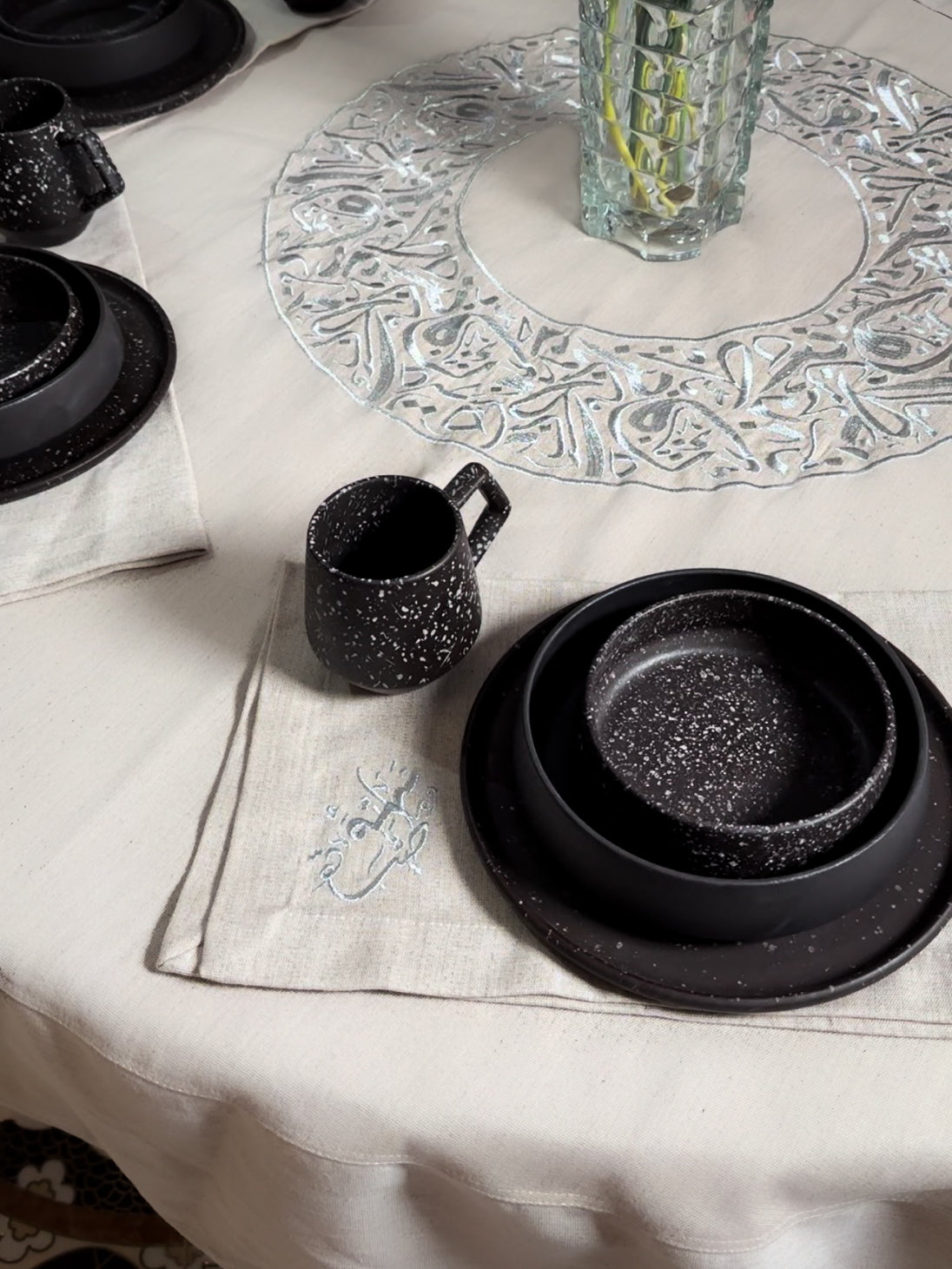 nappe de table ronde  calligraphie