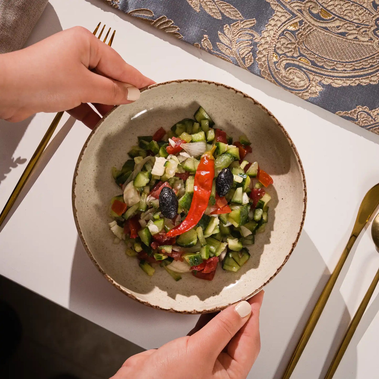 Le service à table AZUR  en grès artisanal