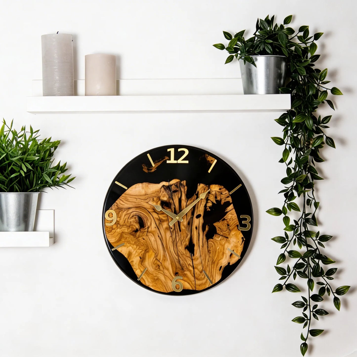 Montre Murale en Bois d'Olivier et Résine